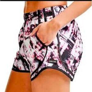 Calvin Klein Athletic Shorts - Lined Pockets 3.5" Inseam